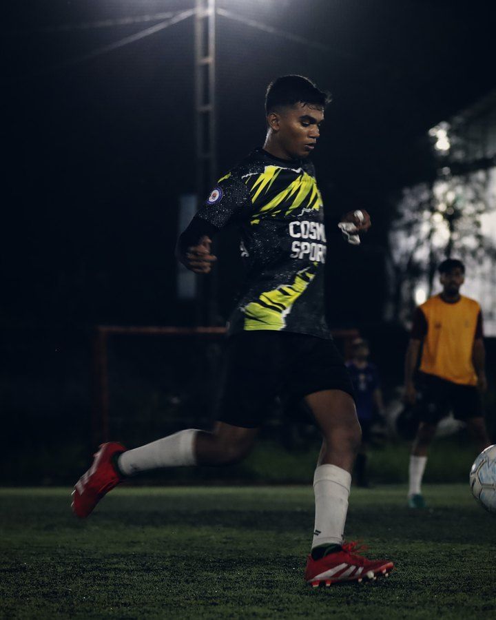 Om Madhavi, Cosmos coach