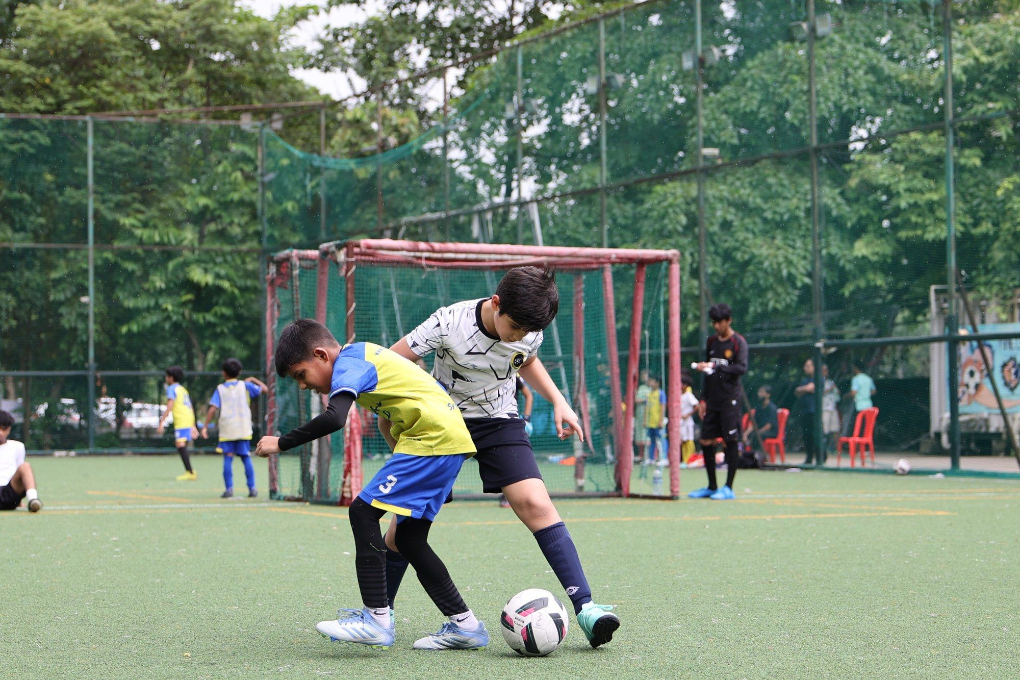 A one on one duel for the ball